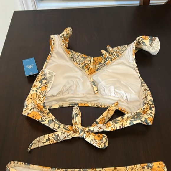 CUPSHE Tummy Control High Waisted Halter VNeck Floral Ruffled Trim Ruched - Picture 15 of 16